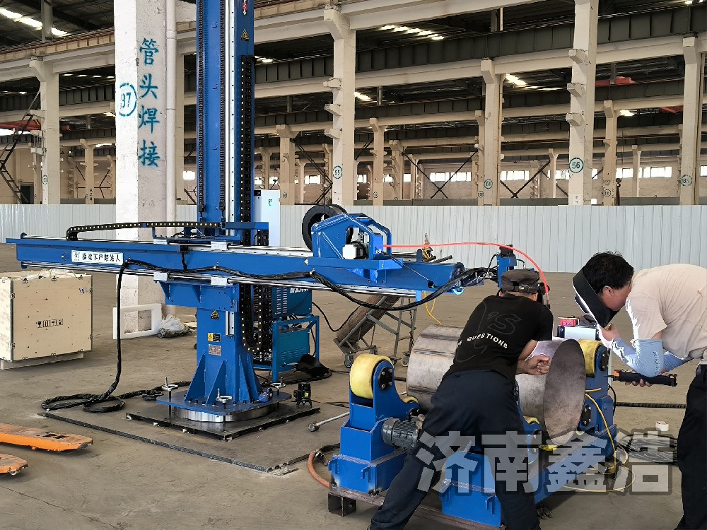 重型焊接操作機(jī)，智能數(shù)控，運(yùn)行穩(wěn)定
